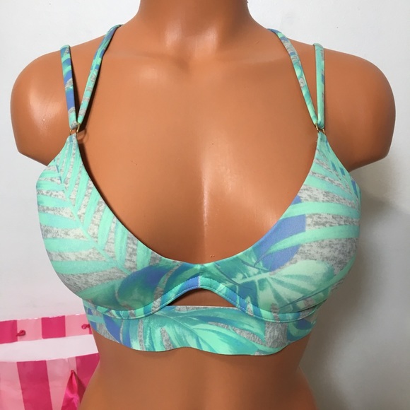 🚫SOLD🚫NEW PINK VS PUSH UP BONDED BRA - Picture 2 of 8